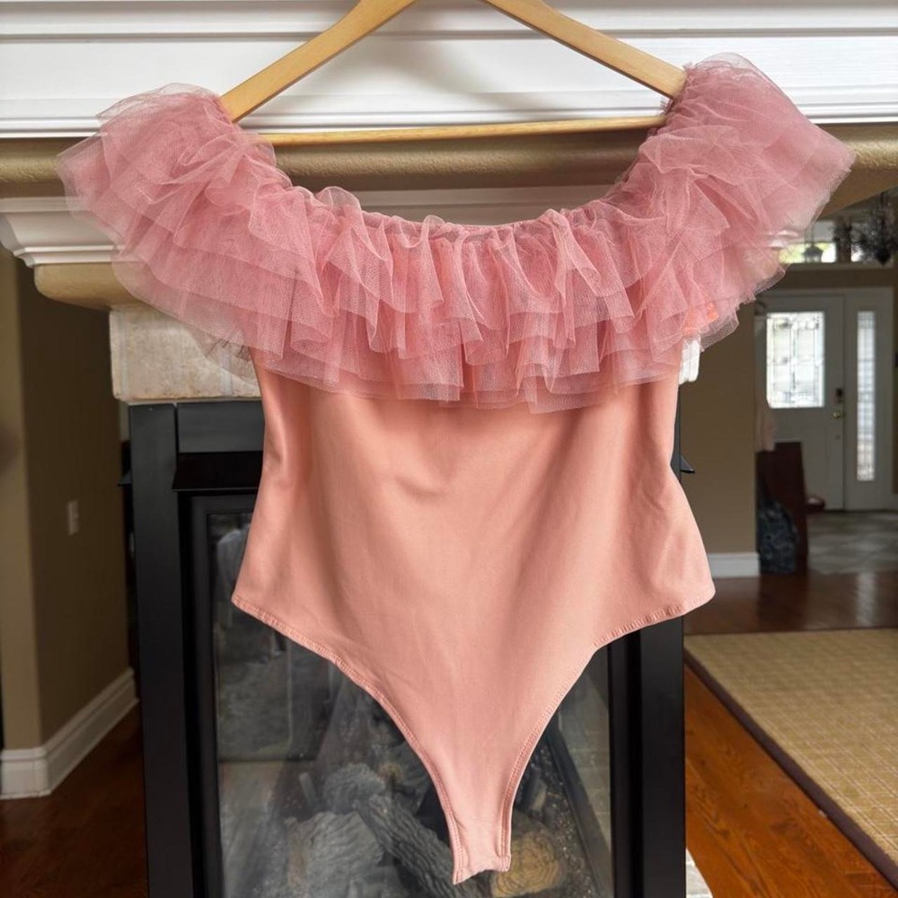 Bucket List rose off the shoulder tulle ruffle body suit size L new with tags